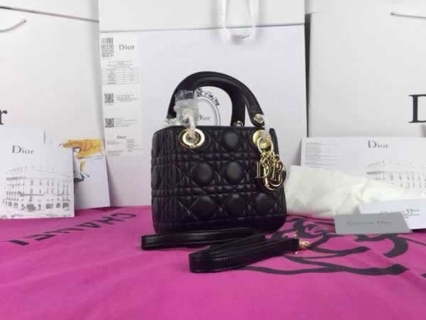 Replica dolce and gabbana handbagsReplica dior logo bagReplica dior lady dior.